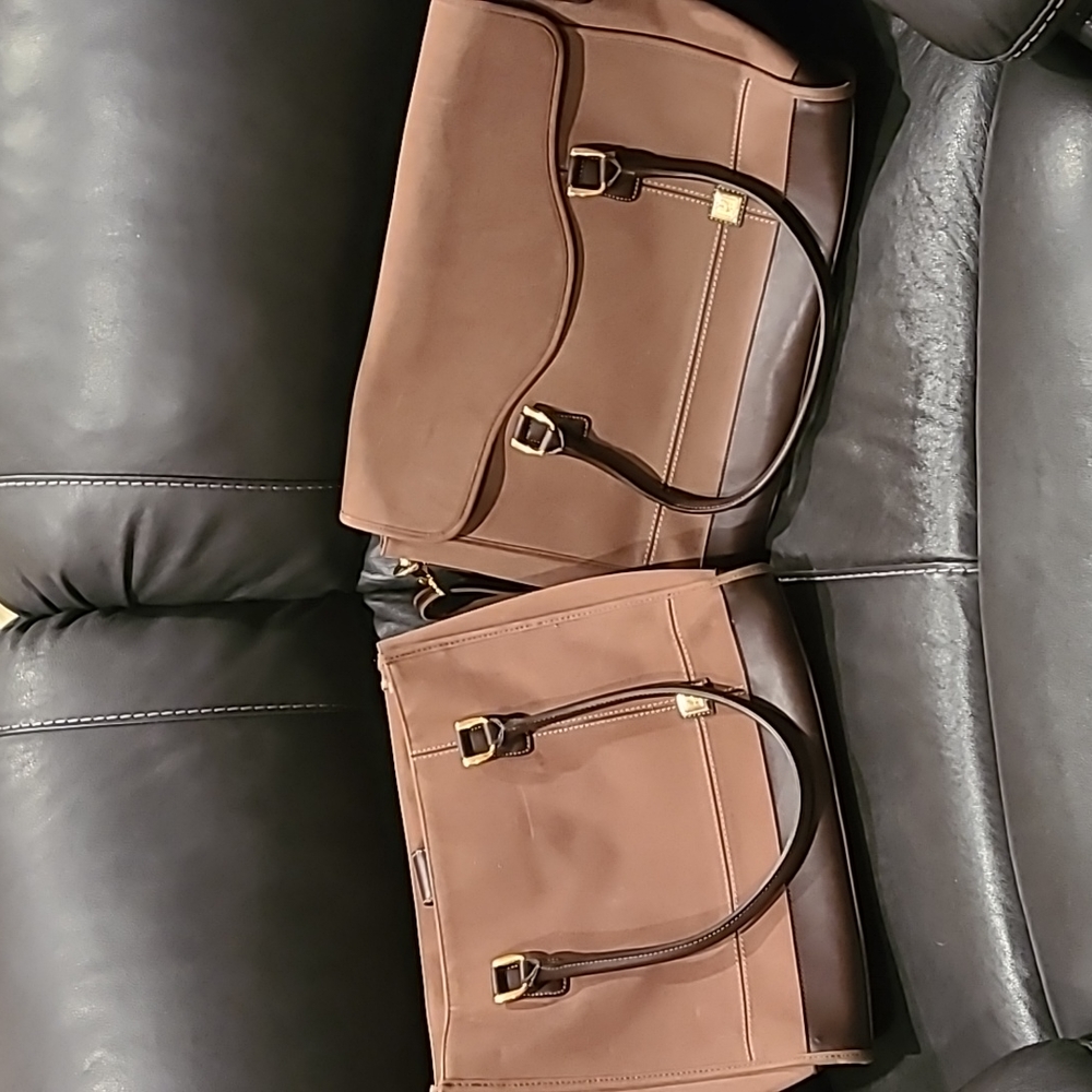 2 BROWN TRAVEL BAGS IN GOOD CONDITION